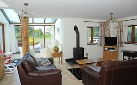 Ty-Hapus Cottage